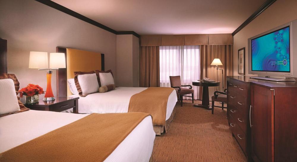 Deluxe Two Queen Room interior